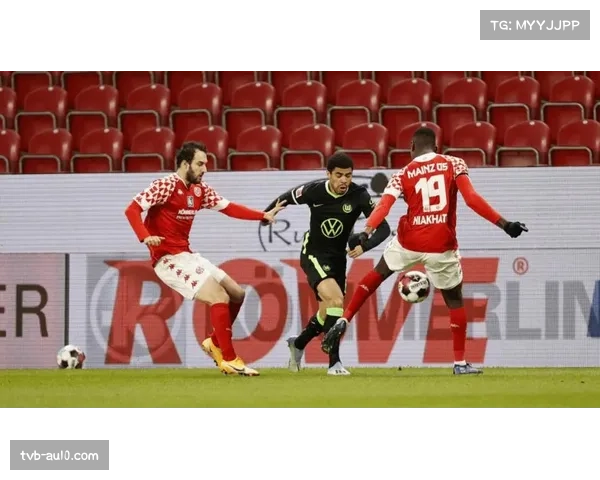 实时数据：兰斯半场完成12次成功高位反抢，为快速进攻奠定基础